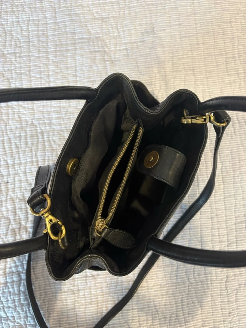 Fossil Black Pebbled Leather Crossbody Bag with Key Charm - Picture 6 of 12